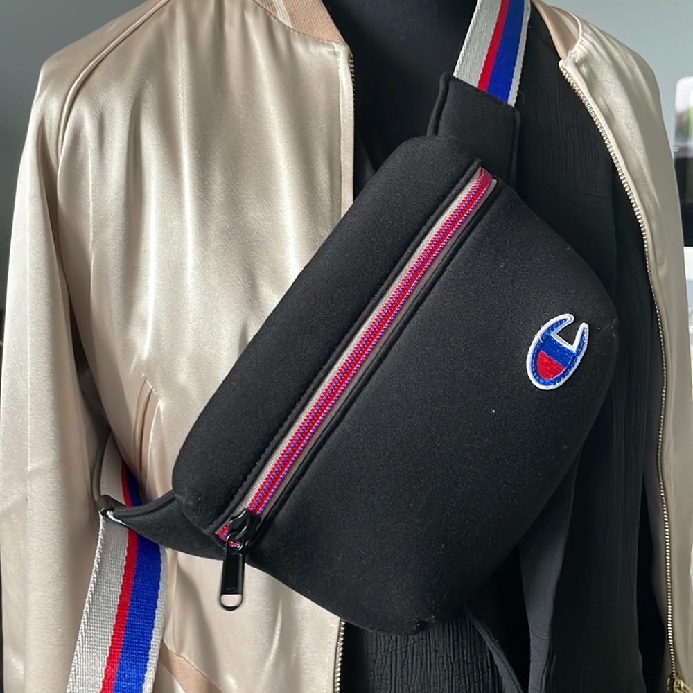 CHAMPION  Black Belt bag, Fanny pack, extended strap. - Picture 6 of 7